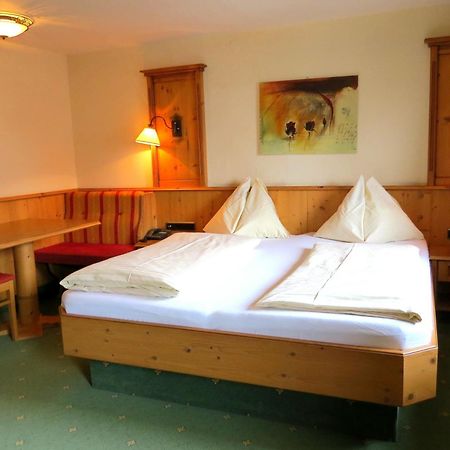 Hotel Roesslwirt كيرشبرغ ان تيرول المظهر الخارجي الصورة