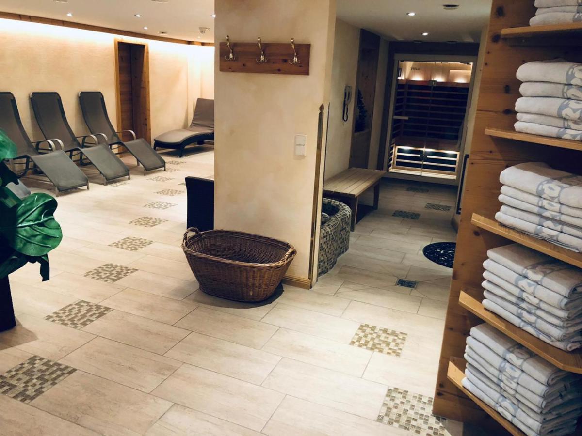 Hotel Roesslwirt كيرشبرغ ان تيرول المظهر الخارجي الصورة