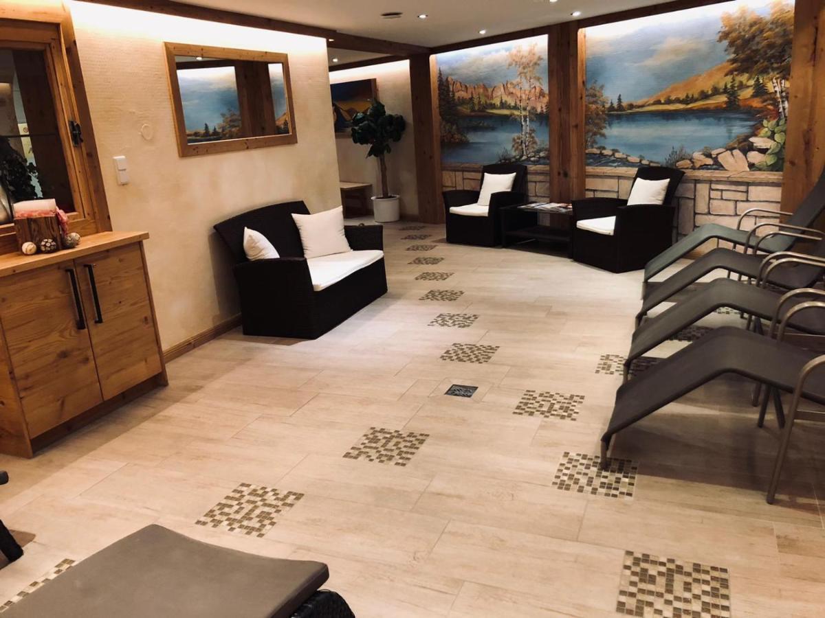 Hotel Roesslwirt كيرشبرغ ان تيرول المظهر الخارجي الصورة