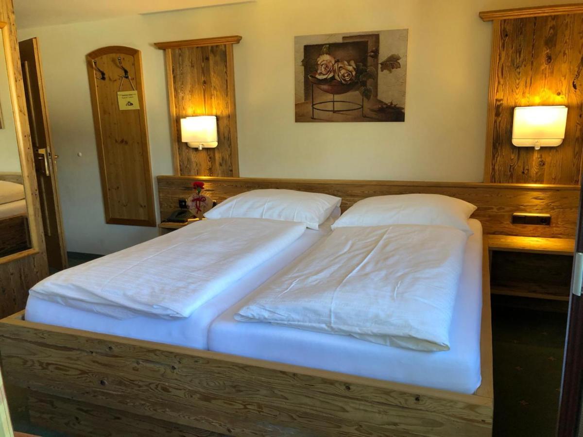 Hotel Roesslwirt كيرشبرغ ان تيرول المظهر الخارجي الصورة