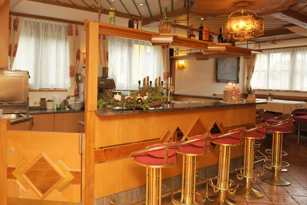 Hotel Roesslwirt كيرشبرغ ان تيرول المظهر الخارجي الصورة